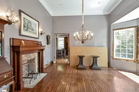 Dining - 103 Gaines St, Central, SC 29630 photo 1 of 2