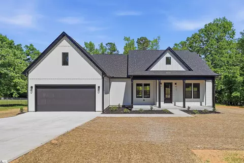 147 Bridwell Rd, Woodruff, SC 29388