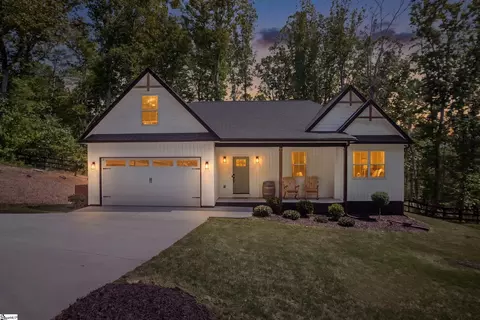 102 George Williams Dr, Easley, SC 29640