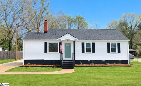 118 Woodland Dr, Greenville, SC 29617