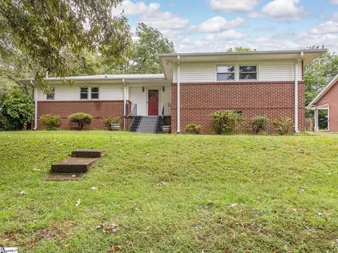 106 Green St, Greer, SC 29650