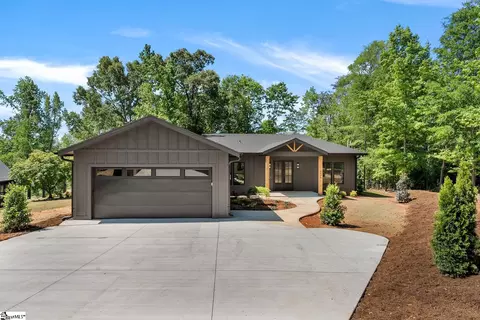 4809 Great Oaks Dr, Anderson, SC 29625