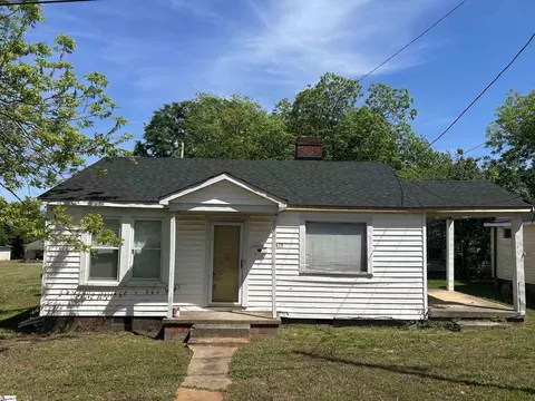 413 Duckett St, Laurens, SC 29360