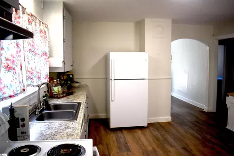 Kitchen - 500 W 4th Ave, Easley, SC 29640 photo 6 of 6