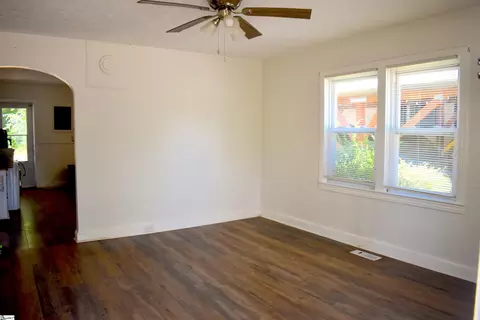 Living - 500 W 4th Ave, Easley, SC 29640 photo 1 of 2
