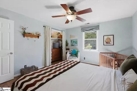 Bedroom - 1318 Earls Bridge Rd, Easley, SC 29640 photo 5 of 7