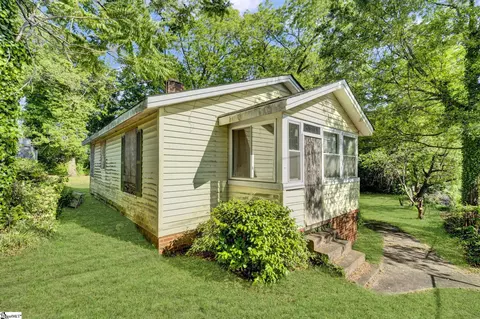 103 Dobbs St, Greenville, SC 29605