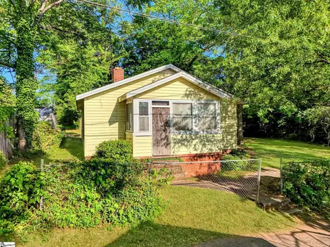 103 Dobbs St, Greenville, SC 29605