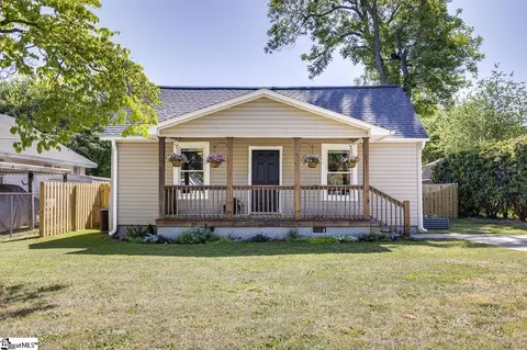 26 8th St, Greer, SC 29651