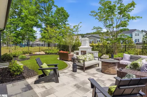 517 Tallman Dr, Fountain Inn, SC 29644