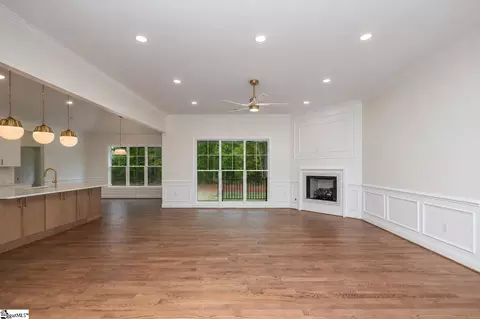Living - 201 Compass Pt, Ninety Six, SC 29666 photo 4 of 5