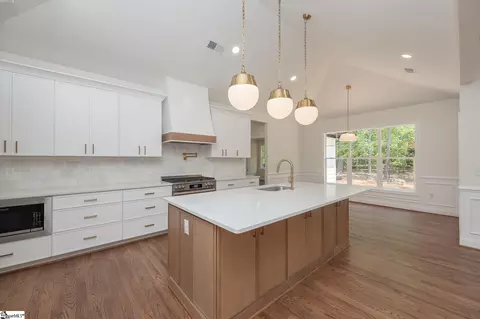 Kitchen - 201 Compass Pt, Ninety Six, SC 29666 photo 3 of 4