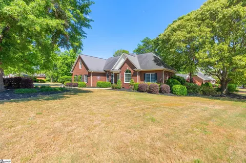 304 Misty Meadows Ln, Inman, SC 29349