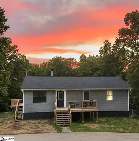 5202 Fairview Rd, Gray Court, SC 29645