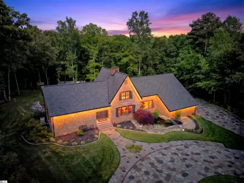 106 Riverbank Ct, Moore, SC 29369