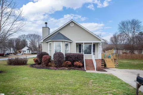 401 Fairdale Dr, Simpsonville, SC 29681