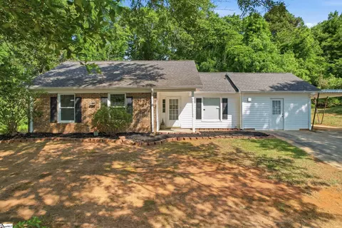 38 Shore Dr, Greenville, SC 29611