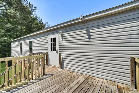 Exterior - 121 Pendleton Woods Cir, Central, SC 29630 photo 6 of 10