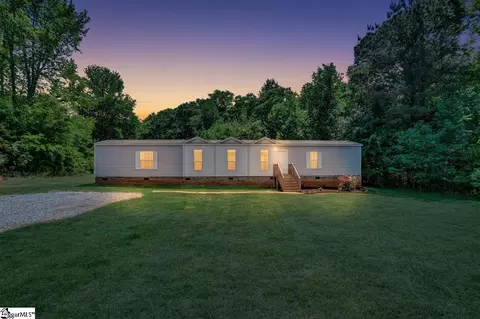 121 Pendleton Woods Cir, Central, SC 29630