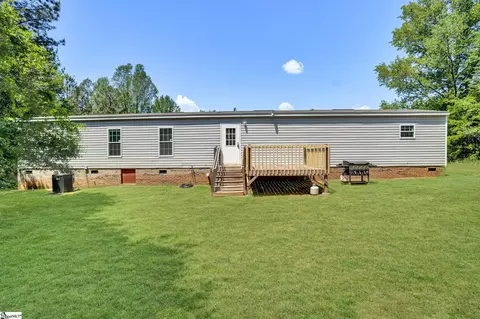 Exterior - 121 Pendleton Woods Cir, Central, SC 29630 photo 7 of 10