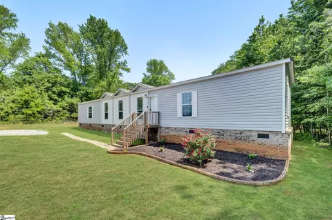 Exterior - 121 Pendleton Woods Cir, Central, SC 29630 photo 5 of 10