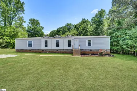 Exterior - 121 Pendleton Woods Cir, Central, SC 29630 photo 2 of 10