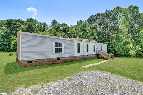 Exterior - 121 Pendleton Woods Cir, Central, SC 29630 photo 4 of 10