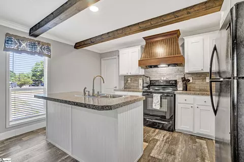 Kitchen - 121 Pendleton Woods Cir, Central, SC 29630 photo 1 of 7