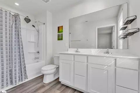 Bath - 430 Edenvale Dr, Greer, SC 29651 photo 2 of 2