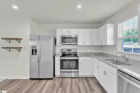 Kitchen - 430 Edenvale Dr, Greer, SC 29651 photo 1 of 2