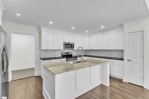 Kitchen - 706 S 5th St, Easley, SC 29640 photo 4 of 5