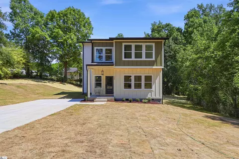 26 Queen St, Fountain Inn, SC 29644
