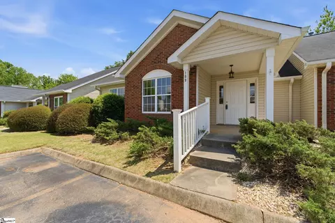 109 Woodglen Dr, Simpsonville, SC 29681