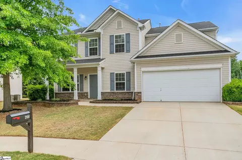 208 Dylan Oaks Dr, Simpsonville, SC 29681