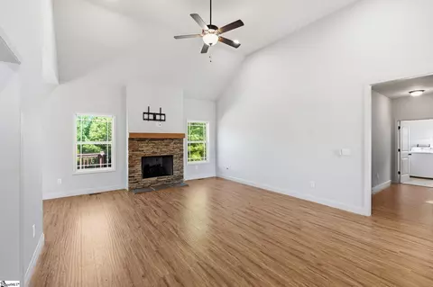 Living - 31 Caperton Way, Greer, SC 29651 photo 2 of 4