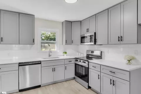 Kitchen - 2020 Bolt Dr, Anderson, SC 29621 photo 2 of 2