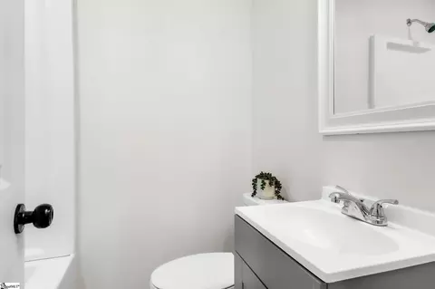 Bath - 2020 Bolt Dr, Anderson, SC 29621 photo 2 of 2