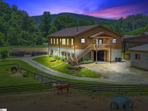 442 Blantyre Church Rd, Horse Shoe, NC 28742