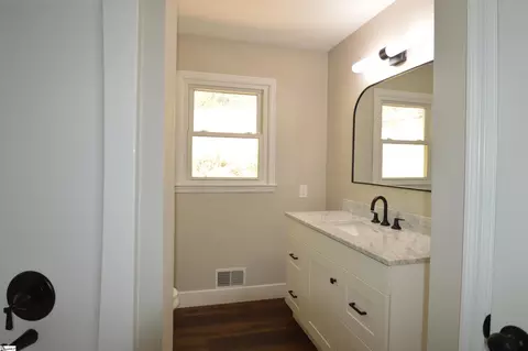 Bath - 191 Flat Rock Hill Rd, Tryon, NC 28782 photo 1 of 4
