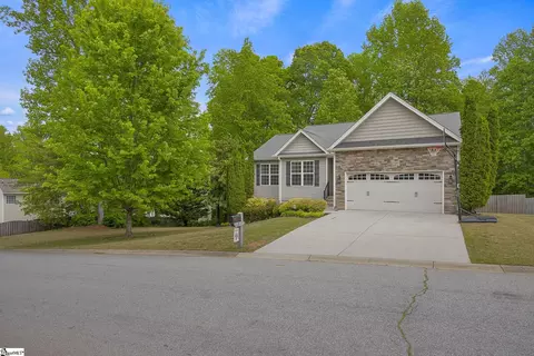 5 Ledge Run Ct, Greenville, SC 29617