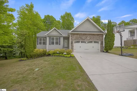 5 Ledge Run Ct, Greenville, SC 29617