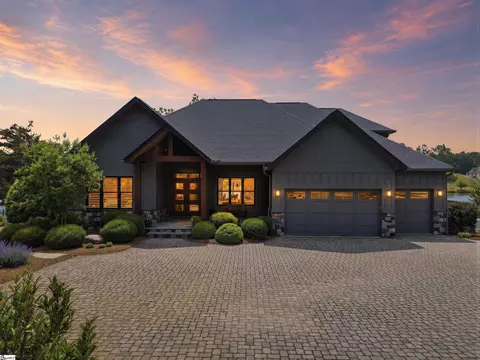 984 Mapleton Ln, Columbus, NC 28722