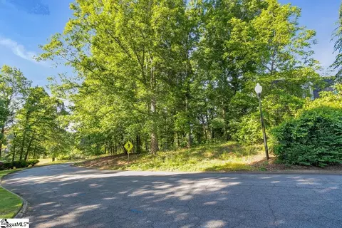 219 Huntcliff Dr, Taylors, SC 29687