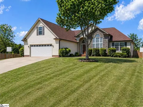 42 Summer Rose Ct, Greer, SC 29651