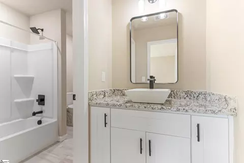 Bath - 140 Lauden Dr, Moore, SC 29369 photo 7 of 9
