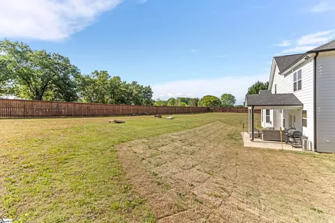 Exterior - 140 Lauden Dr, Moore, SC 29369 photo 5 of 6
