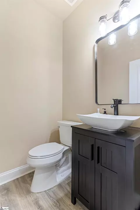 Bath - 140 Lauden Dr, Moore, SC 29369 photo 1 of 9