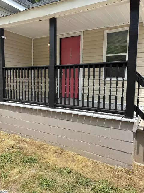 117 Dewey Ave, Laurens, SC 29360