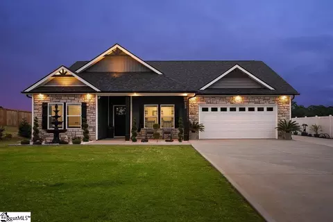 223 R C Thompson Rd, Chesnee, SC 29323