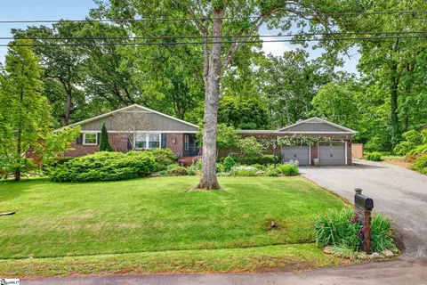 6 Chickasaw Dr, Greenville, SC 29617